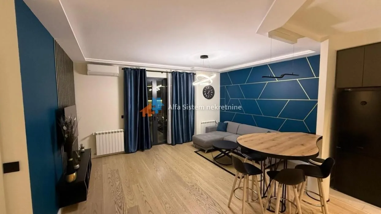 Izdavanje, dvosoban stan, 60m², Savski Venac, Beograd