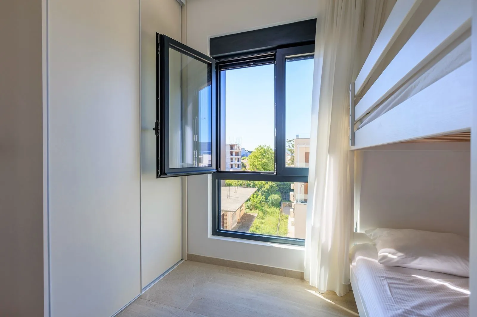 Prodaja, dvosoban stan, 154m², Tivat, Crna Gora