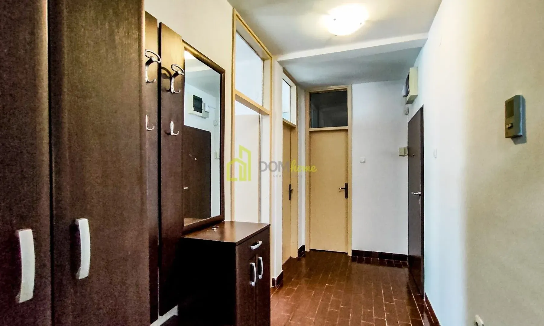 Izdavanje, četvorosoban stan, 95m², Blok 6, Podgorica
