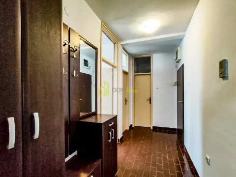 Izdavanje, četvorosoban stan, 95m², Blok 6, Podgorica - image 6