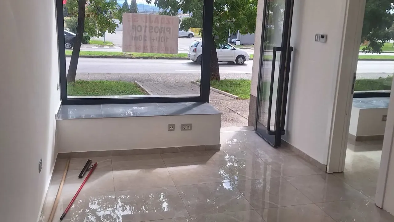 Izdavanje, poslovni prostor, 240m², Autobuska stanica, Podgorica