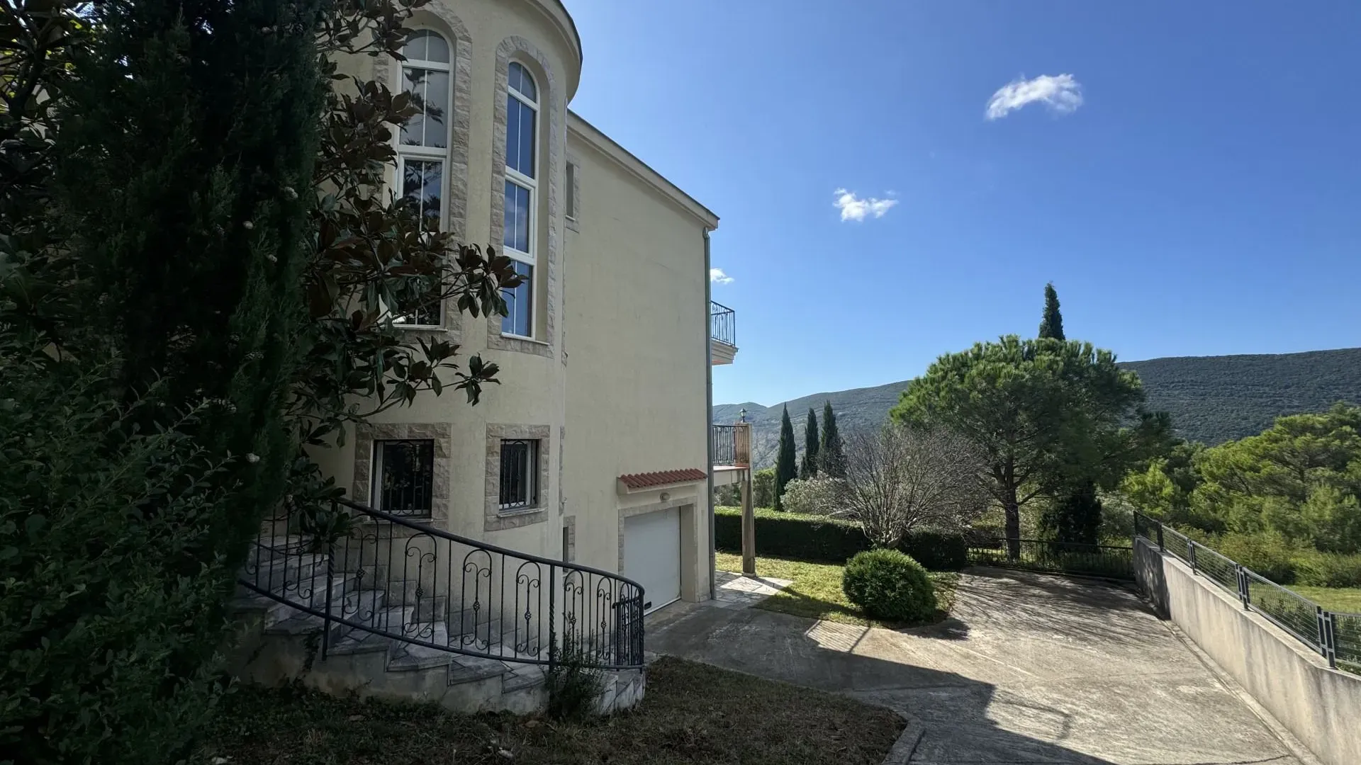 Prodaja, kuća, 307m², Mojdež, Herceg Novi