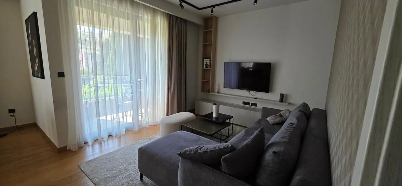 Izdavanje, trosoban stan, 85m², Vezirov Most, Podgorica