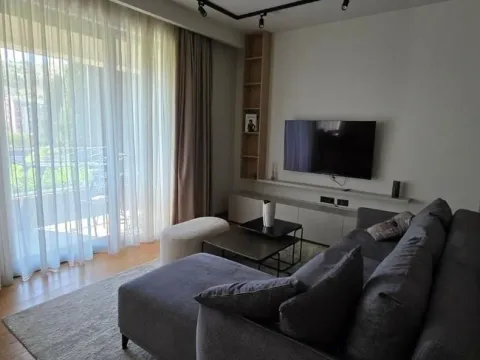 Izdavanje, trosoban stan, 85m², Vezirov Most, Podgorica - image 8