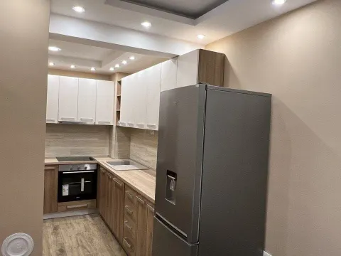 Izdavanje, dvosoban stan, 68m², Centar, Tivat - image 3