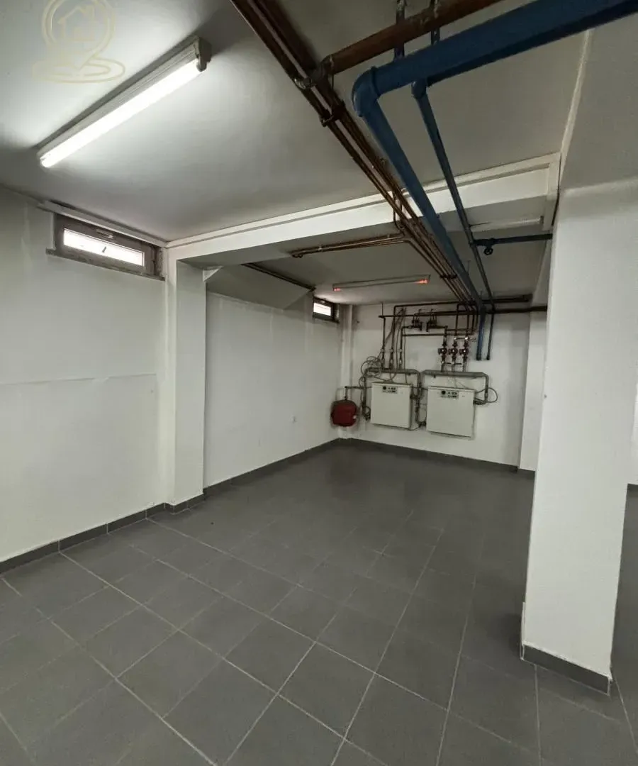 Rent, office space, 450m², Marger, Niš