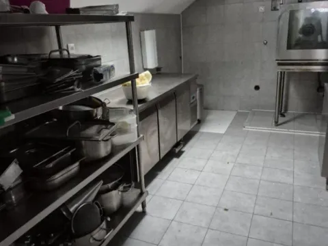 Izdavanje, poslovni prostor, 130m², Zemun Save Kovačevića, Zemun Sve Podlokacije - image 10