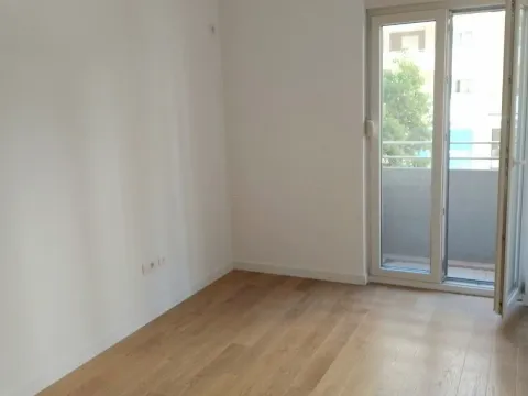 Prodaja, jednosoban stan, 40m², Central Point, Podgorica - image 5
