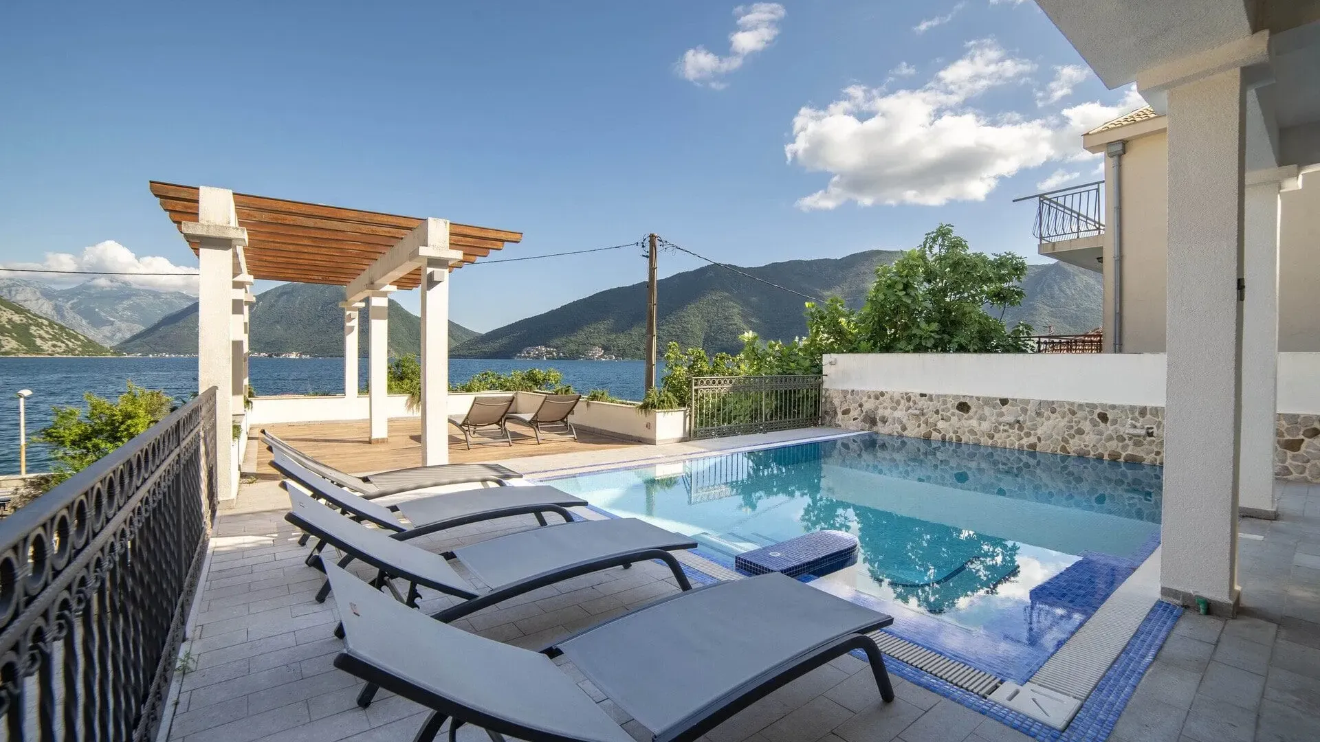 Sale, house, 405m², Kotor, Crna Gora