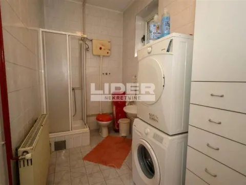 Izdavanje, kuća, 500m², Veliki Mokri Lug, Zvezdara Sve Podlokacije - image 15