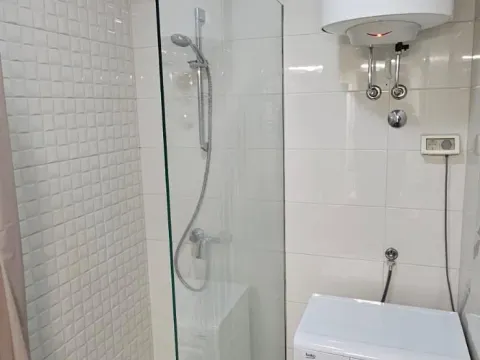 Izdavanje, jednosoban stan, 47m², City Kvart, Podgorica - image 6