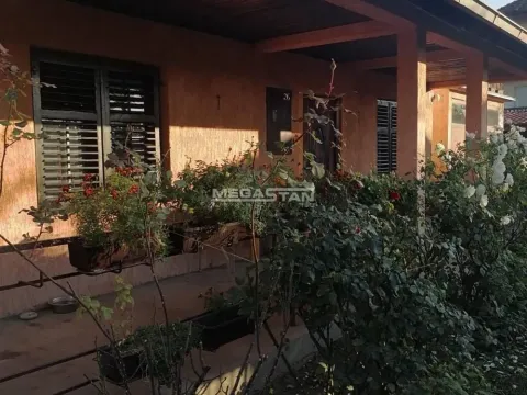 Prodaja, kuća, 220m², Krnjaca, Palilula Sve Podlokacije - image 8