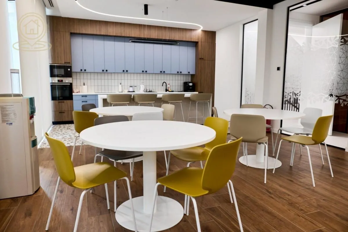 Rent, office space, 570m², Petrovaradin, Novi Sad