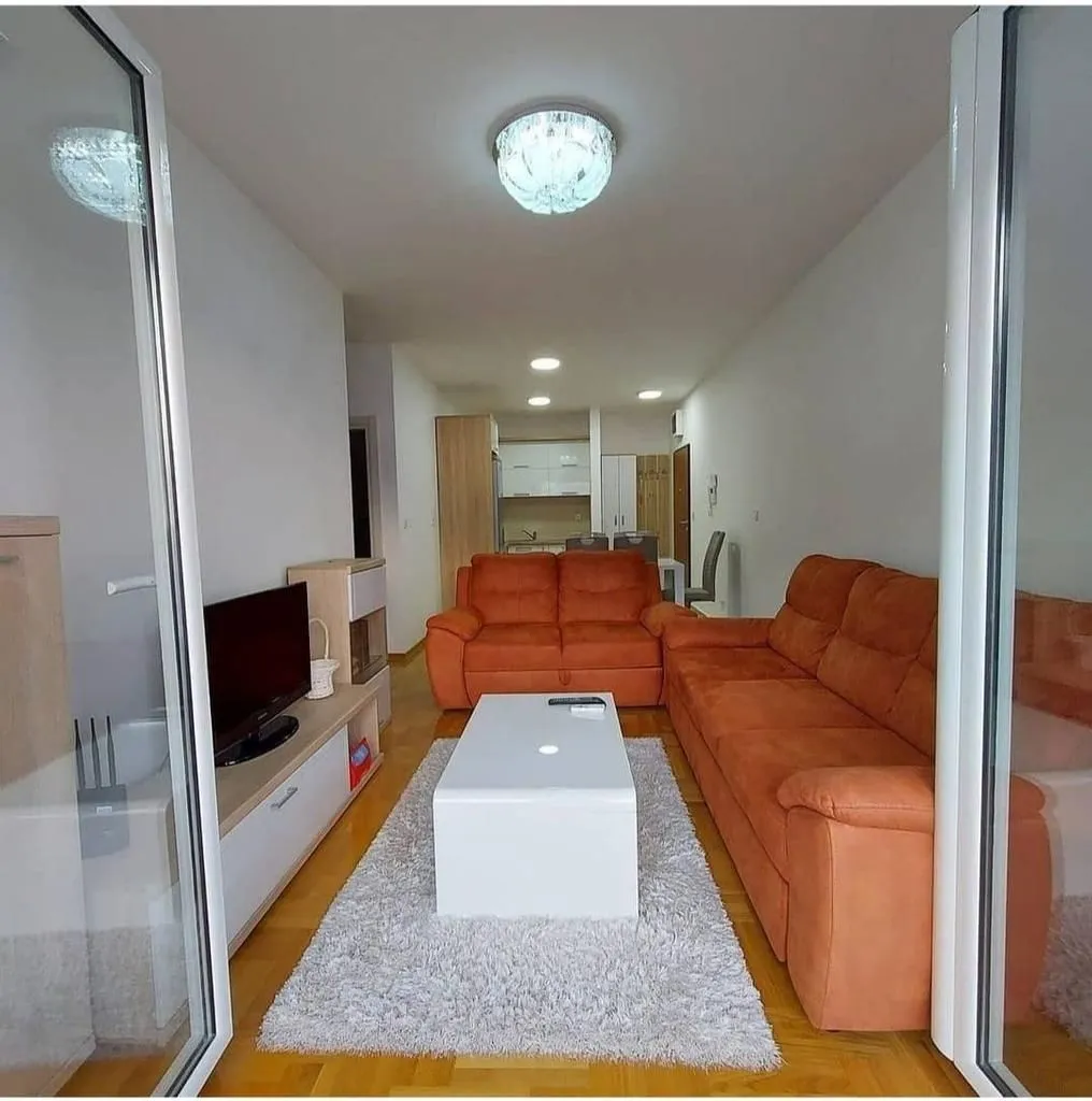 Izdavanje, jednosoban stan, 45m², Budva, Crna Gora