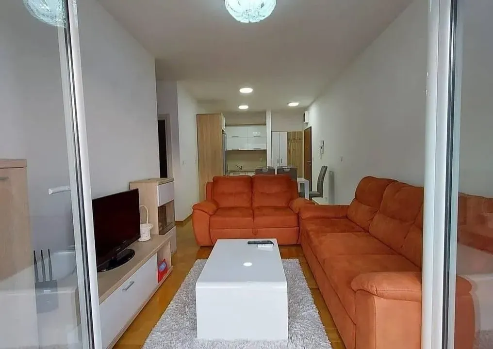 Izdavanje, jednosoban stan, 45m², Budva, Crna Gora