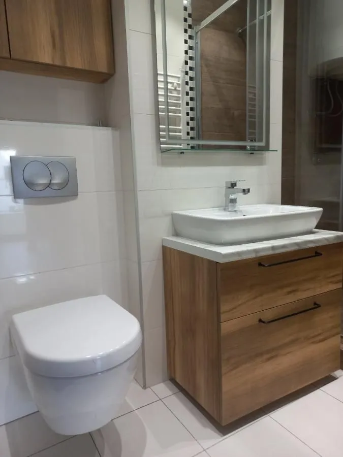 Izdavanje, trosoban stan, 91m², Kalenić Pijaca, Vračar Sve Podlokacije