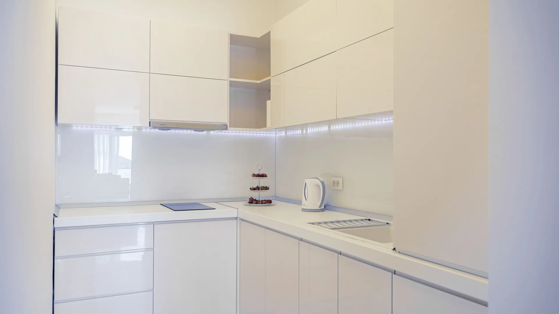 Rent, one bedroom apartment, 77m², Tre Canne, Budva