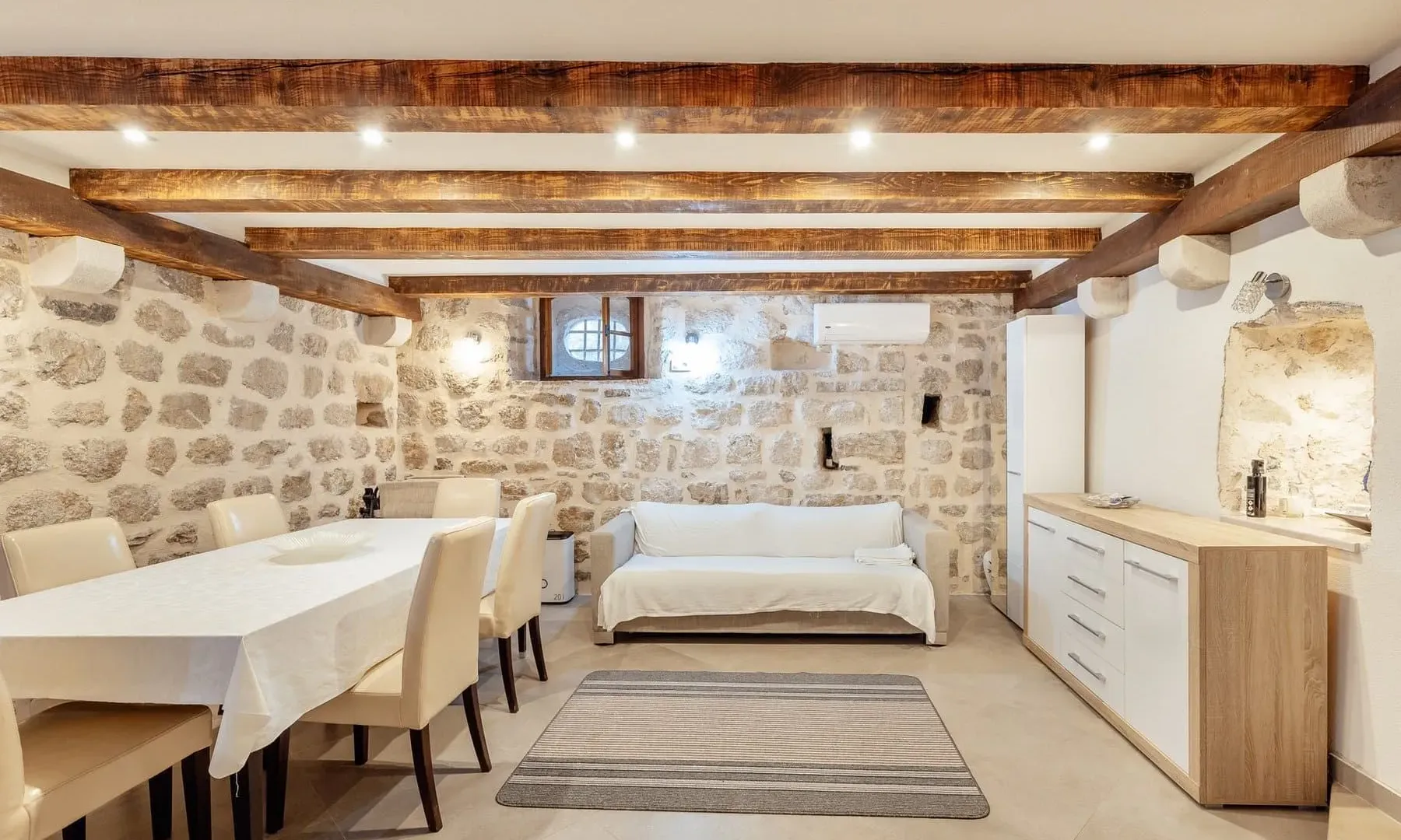 Prodaja, dvosoban stan, 93m², Perast, Kotor