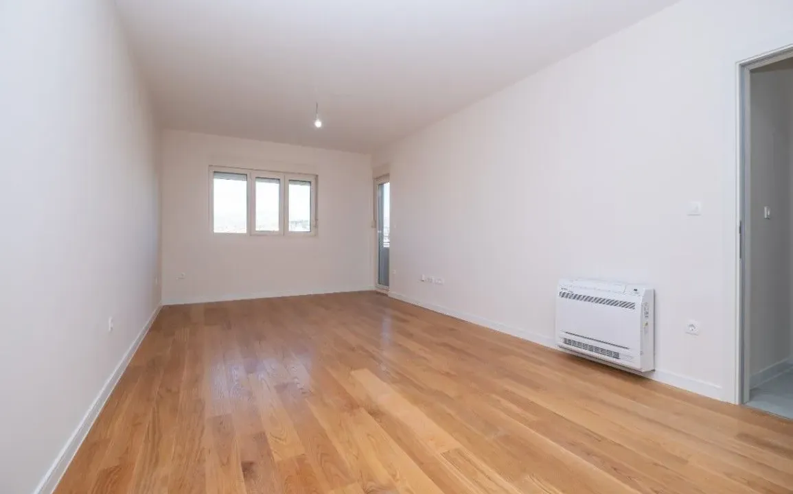 Izdavanje, dvosoban stan, 72m², Central Point, Podgorica