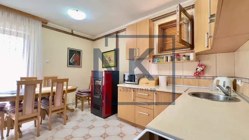 Prodaja, kuća, 250m², Donja Gorica, Podgorica