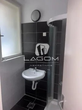 Izdavanje, trosoban stan, 89m², Stari Grad, Beograd - image 16