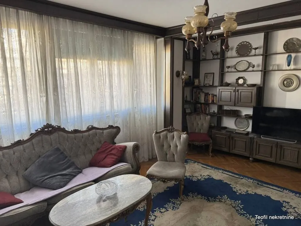Prodaja, četvorosoban stan, 97m², Centar, Stara Pazova