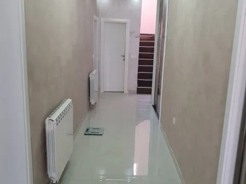 Prodaja, kuća, 260m², Gornja Gorica, Podgorica - image 5