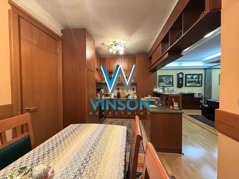 Prodaja, stan, 194m², Bulevar Oslobodjenja, Novi Sad Sve Podlokacije