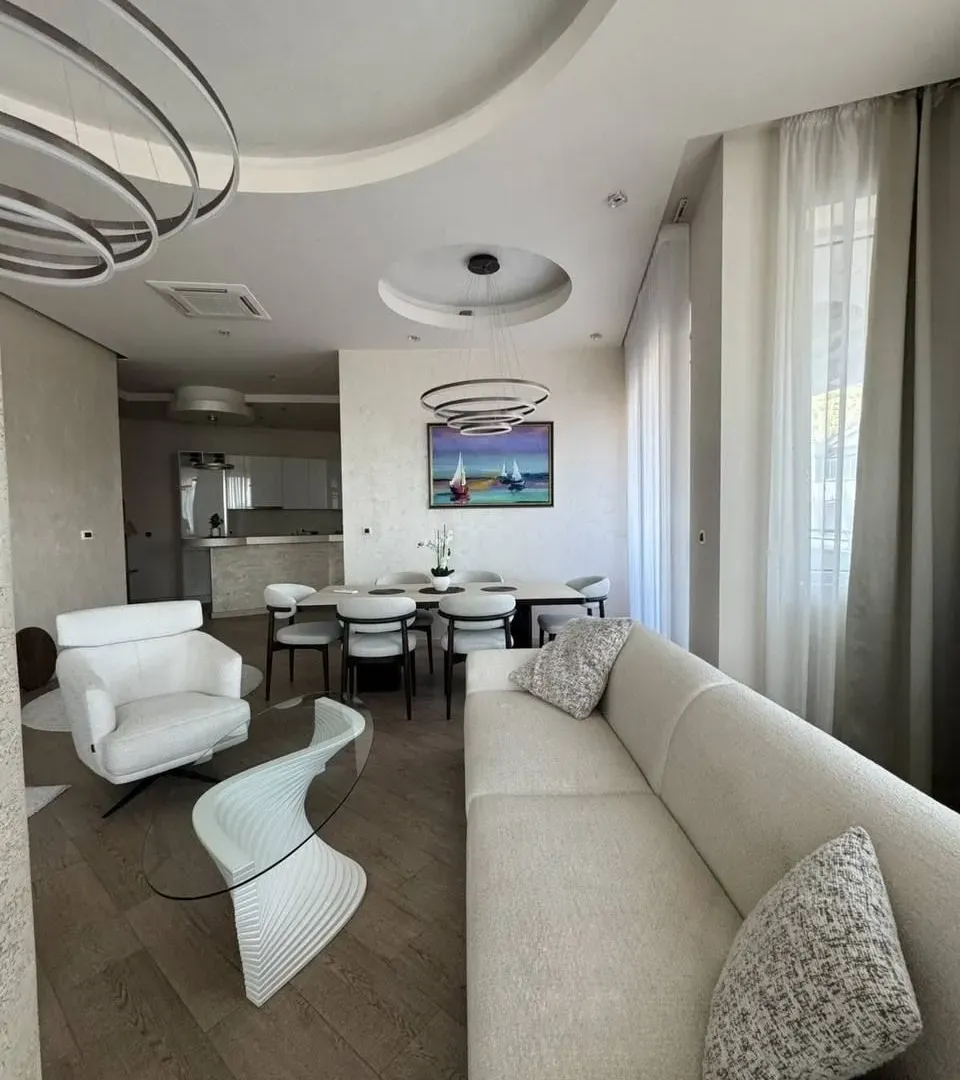 Prodaja, dvosoban stan, 117m², Centar, Budva