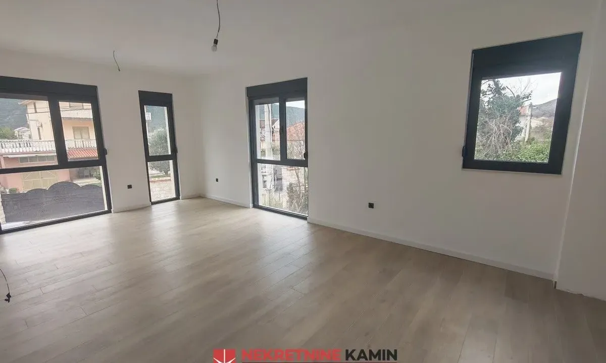 Sale, two bedroom apartment, 68m², Lastva Grbaljska, Kotor