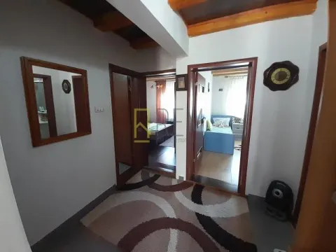 Sale, house, 210m², Cetinje, Crna Gora - image 11