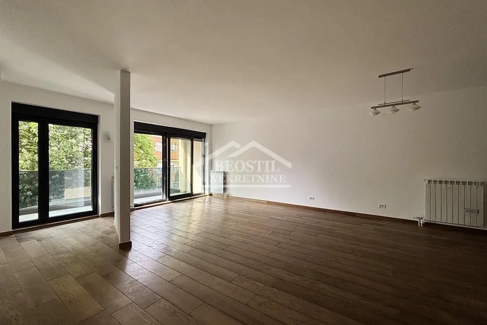 Prodaja, trosoban stan, 83m², Kalenić Pijaca, Vračar Sve Podlokacije