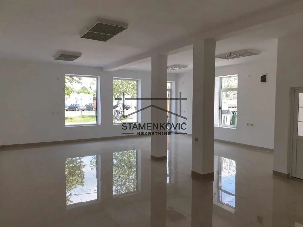 Rent, office space, 600m², Veternička rampa, Novi Sad Sve Podlokacije
