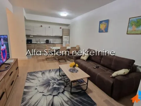 Rent, four bedroom apartment, 112m², Savski Venac, Beograd - image 1