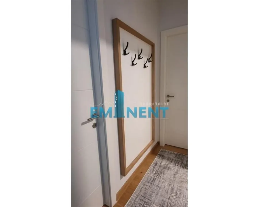 Izdavanje, trosoban stan, 70m², Novi Beograd Blok 65, Novi Beograd Sve Podlokacije