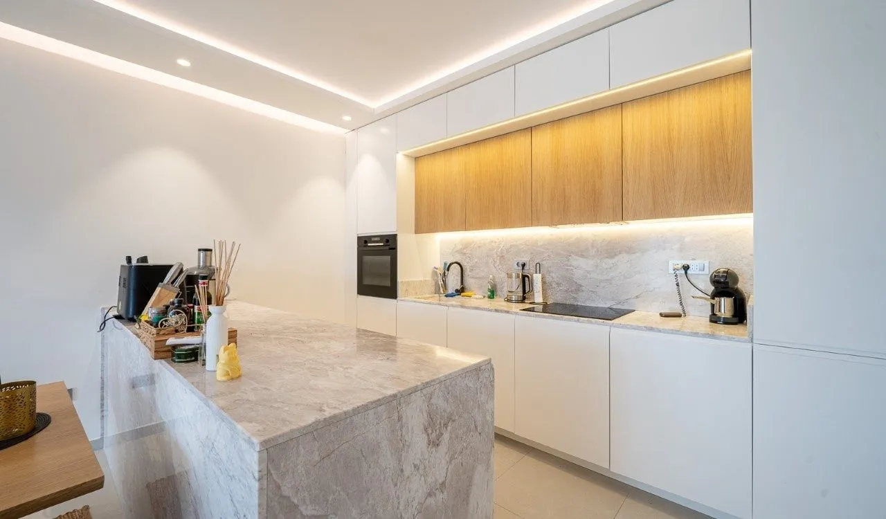 Prodaja, dvosoban stan, 122m², Centar, Tivat