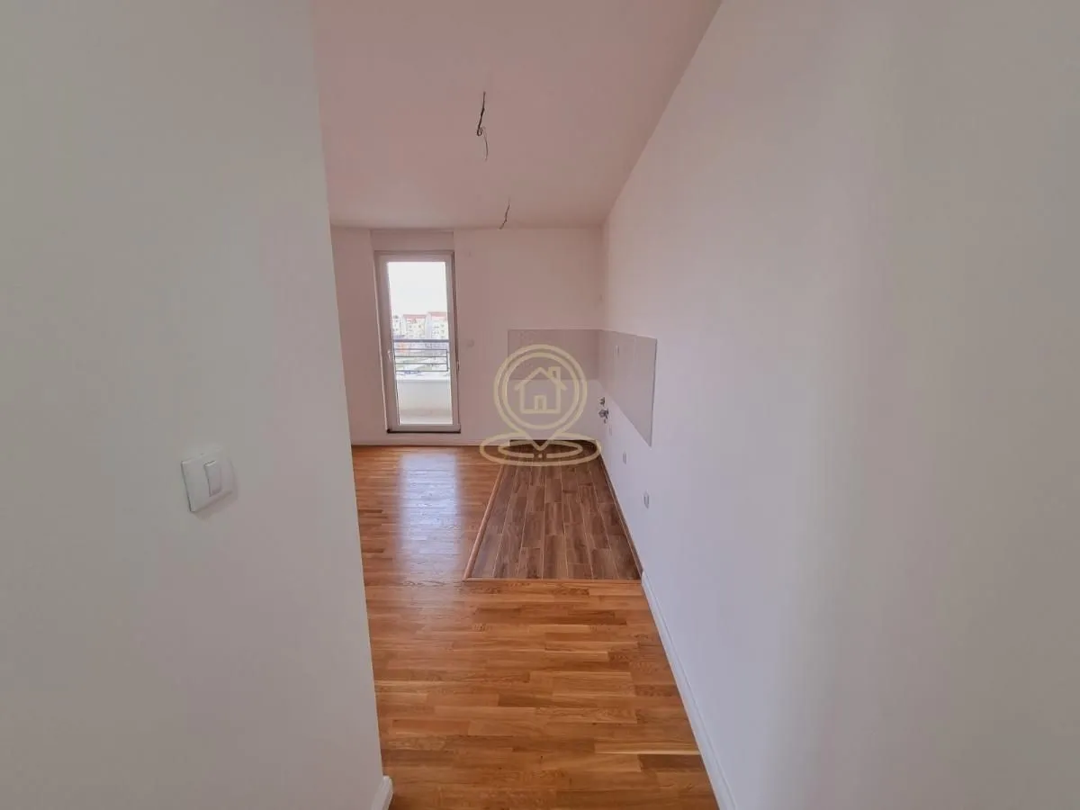 Prodaja, trosoban stan, 63m², Bulevar patrijarha Pavla, Novi Sad Sve Podlokacije