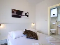 Rent, two bedroom apartment, 75m², Gospoština, Budva - image 12