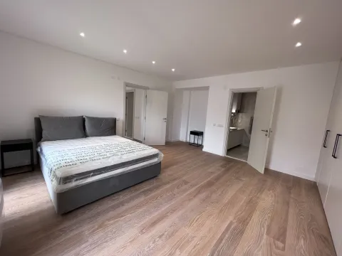 Sale, five bedroom apartment, 198m², Kotor, Crna Gora - image 12