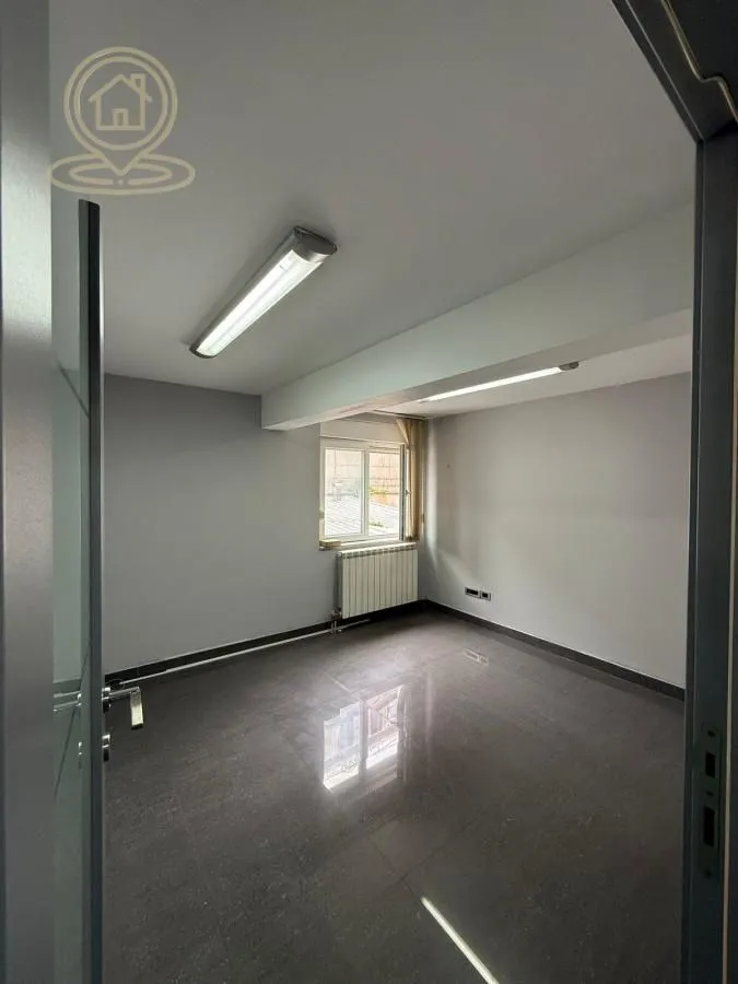Rent, office space, 145m², Južni Bulevar, Vračar Sve Podlokacije