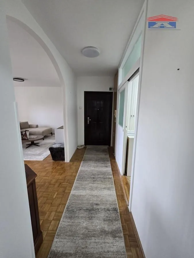 Izdavanje, dvosoban stan, 52m², Grbavica, Novi Sad Sve Podlokacije