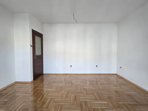 Prodaja, dvosoban stan, 73m², Blok 9, Podgorica - image 4
