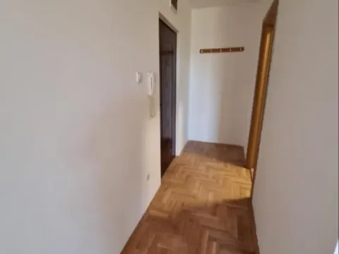 Izdavanje, jednosoban stan, 53m², Bulevar patrijarha Pavla, Novi Sad Sve Podlokacije - image 8