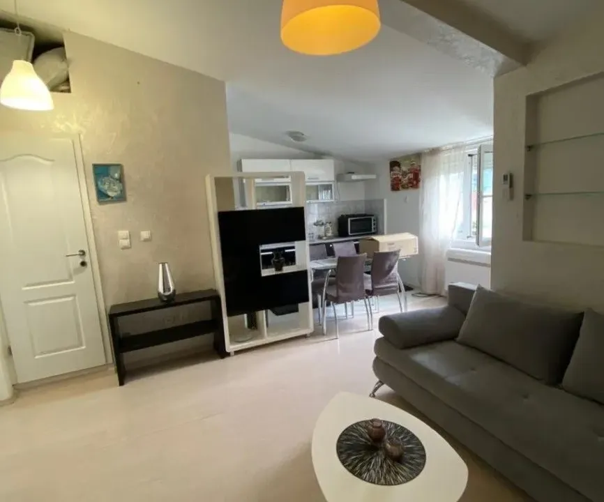 Izdavanje, jednosoban stan, 39m², Makedonsko naselje, Bar