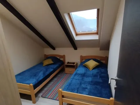 Izdavanje, dvosoban stan, 77m², Centar, Tivat - image 5