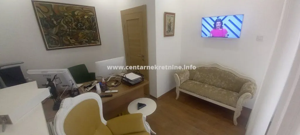 Izdavanje, poslovni prostor, 15m², Blok 6, Podgorica