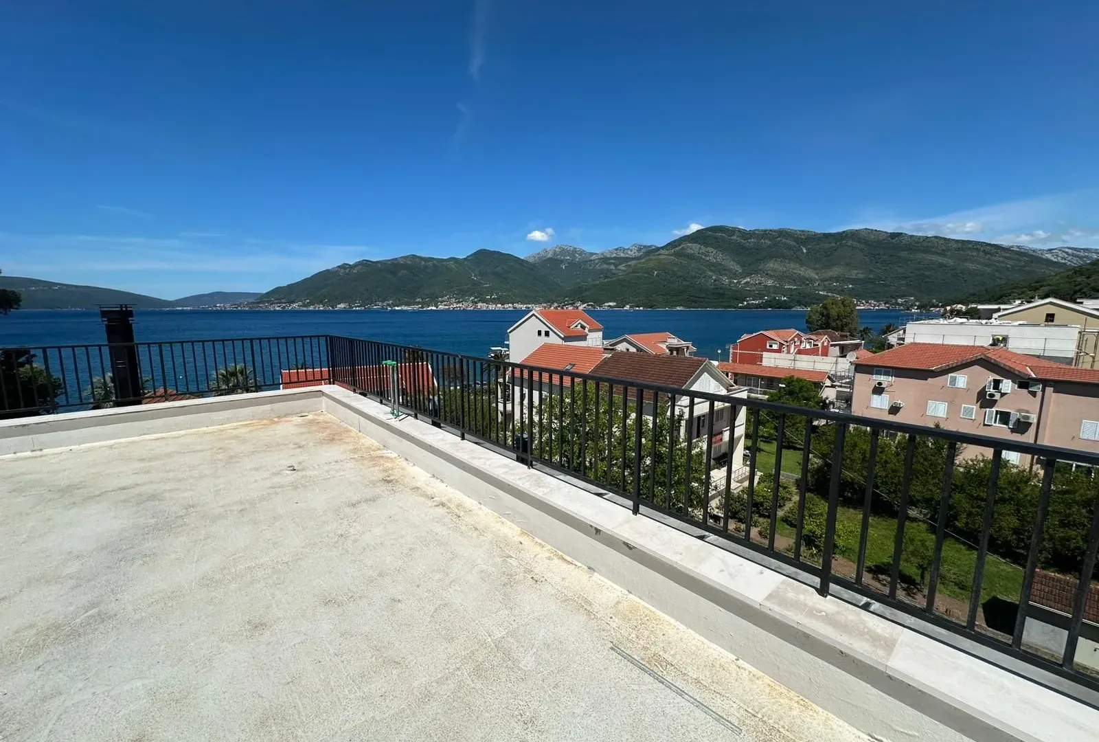 Prodaja, kuća, 500m², Donja Lastva, Tivat