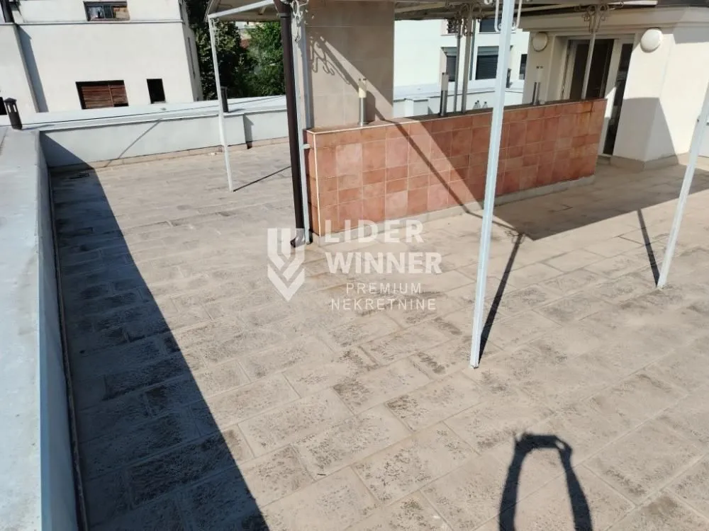 Izdavanje, kuća, 500m², Lekino Brdo, Voždovac Sve Podlokacije