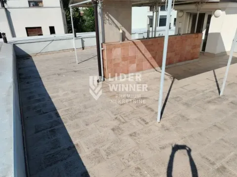 Izdavanje, kuća, 500m², Lekino Brdo, Voždovac Sve Podlokacije - image 14