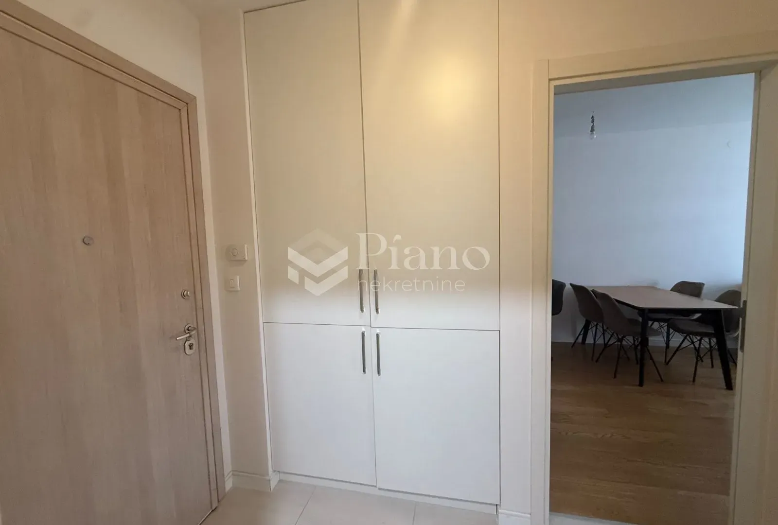 Rent, apartment, 42m², Central Point, Podgorica